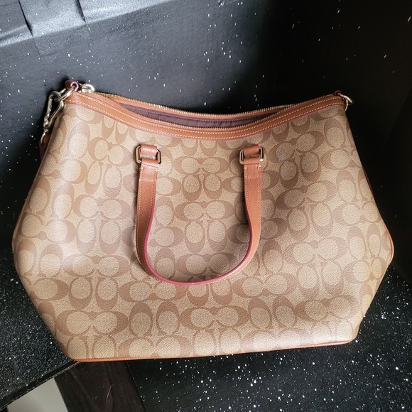 COACH Signature Pleat Tote - Light Gold - Khaki - Picture 2 of 5